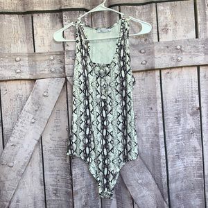 bodysuit size medium